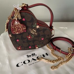 Coach Heart Crosssbody bag 🤎